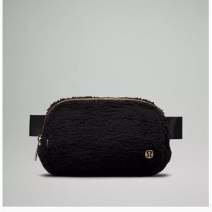 Brand new Lululemon Sherpa belt bag